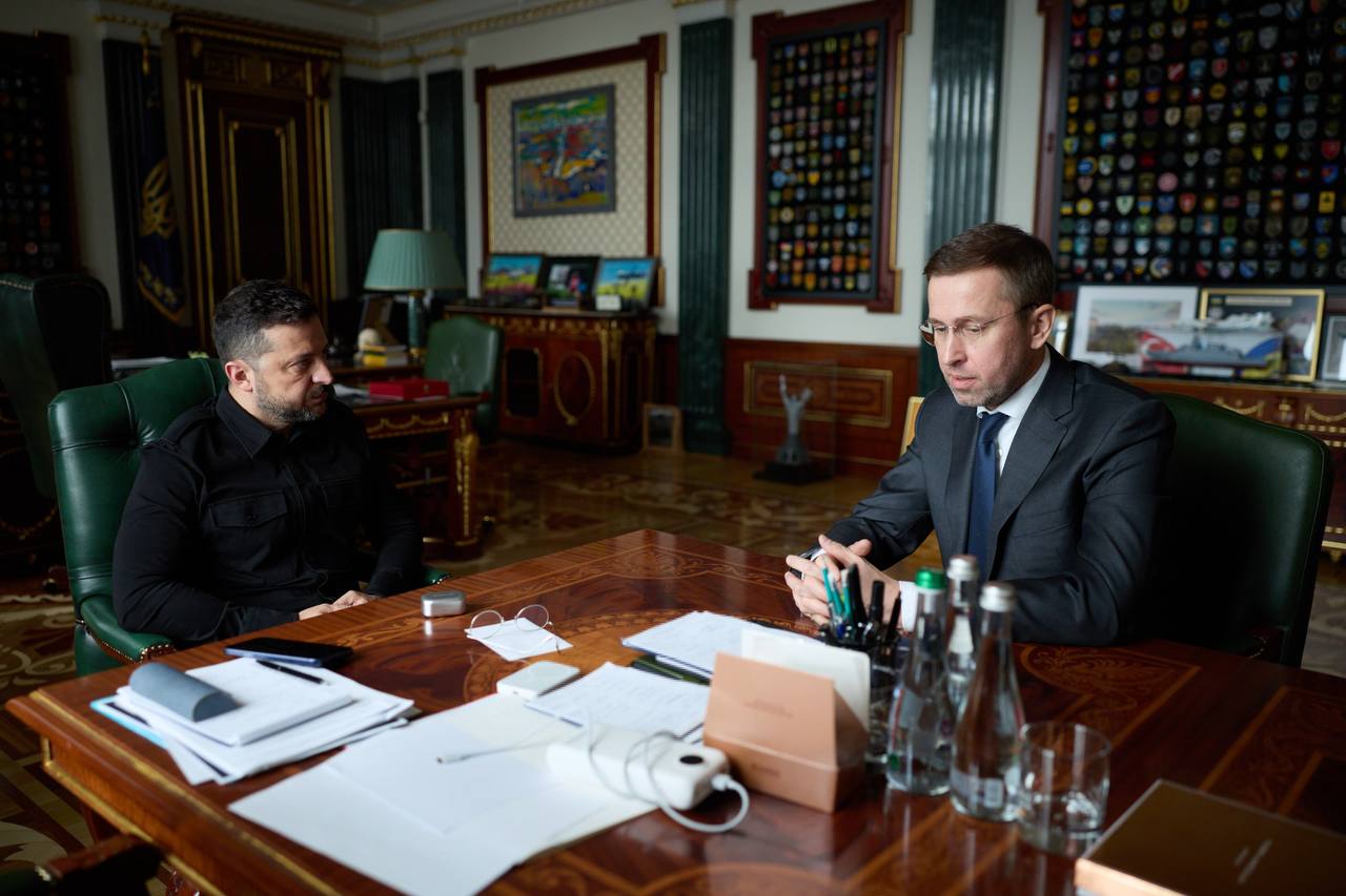 The Ambitious Manager: Can Corporate Success Translate to Government Leadership?